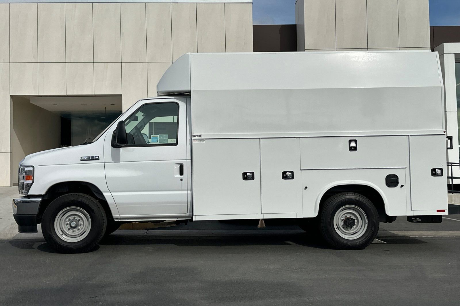 New 2026 Ford E-350 and Econoline 350 Super Duty w/ Power Equipment Group RWD image 6