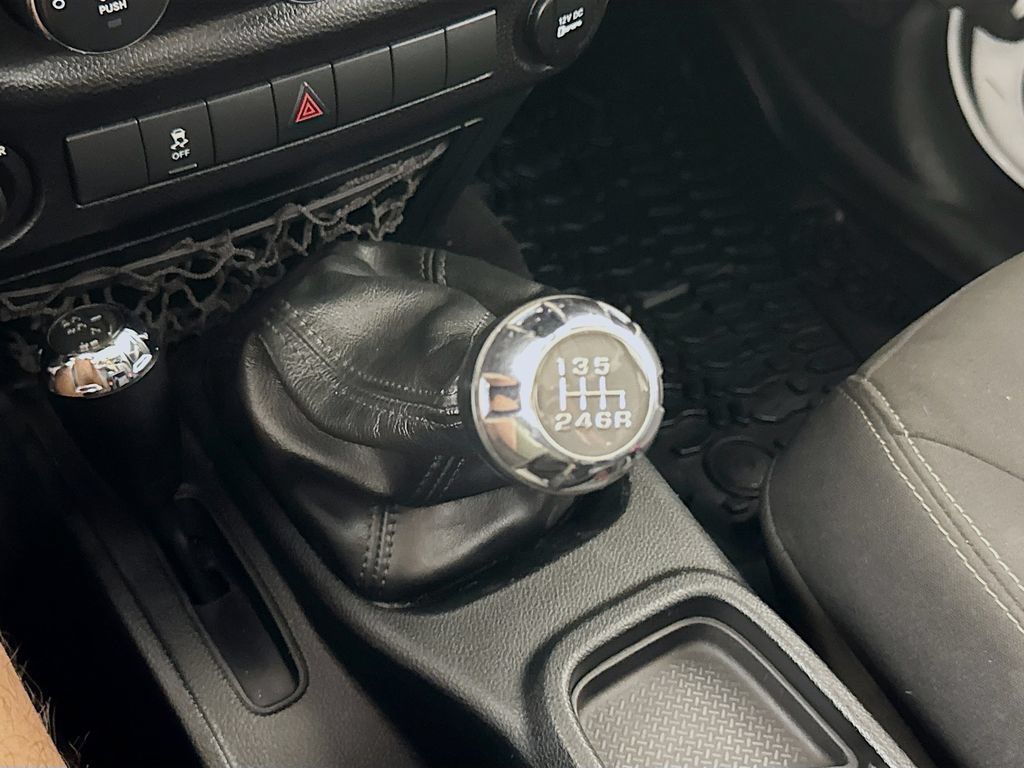 Used 2018 Jeep Wrangler Unlimited Sport AWD/4WD image 18