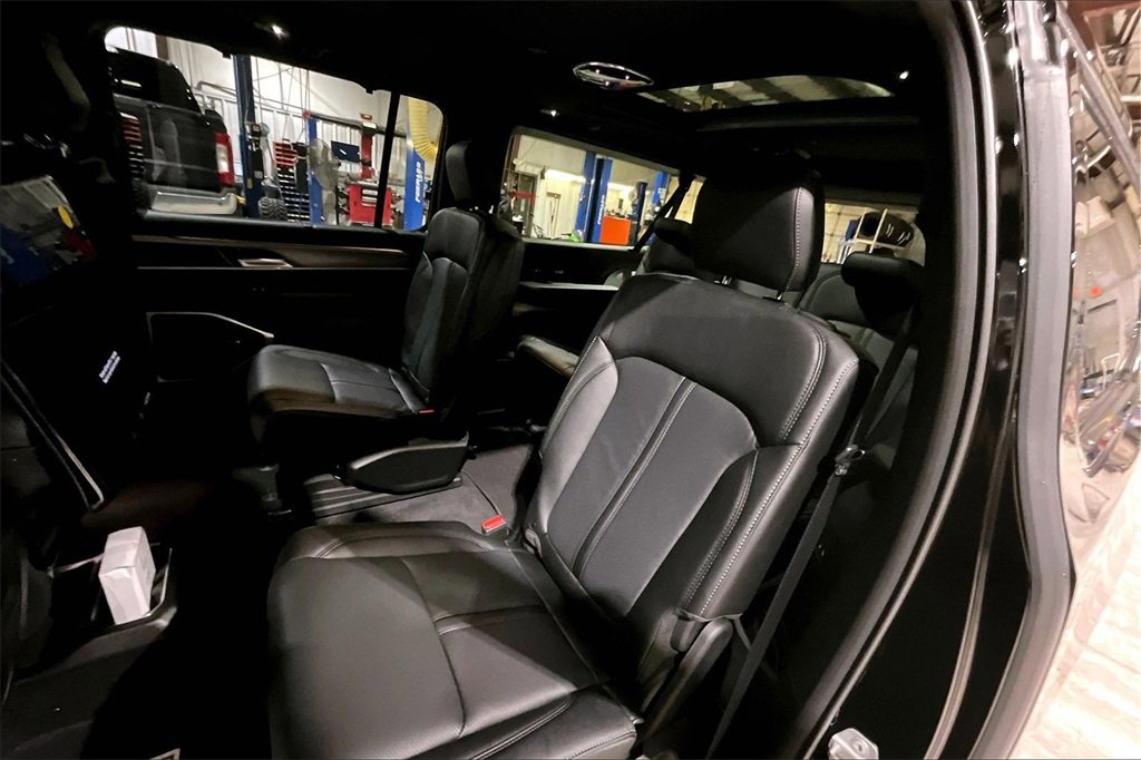 New 2026 Jeep Grand Wagoneer L Limited image 10