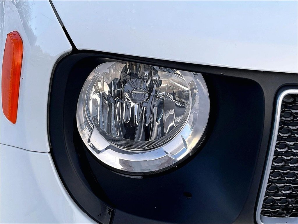 Used 2023 Jeep Renegade Latitude image 29