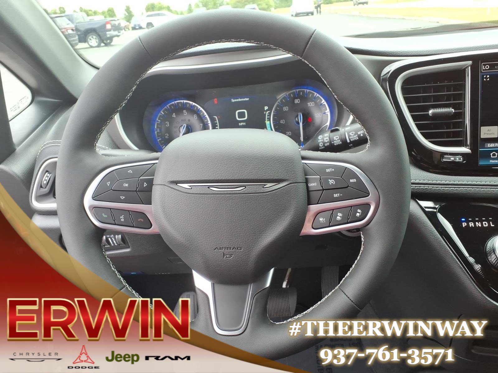 New 2027 Chrysler Pacifica Select FWD image 11