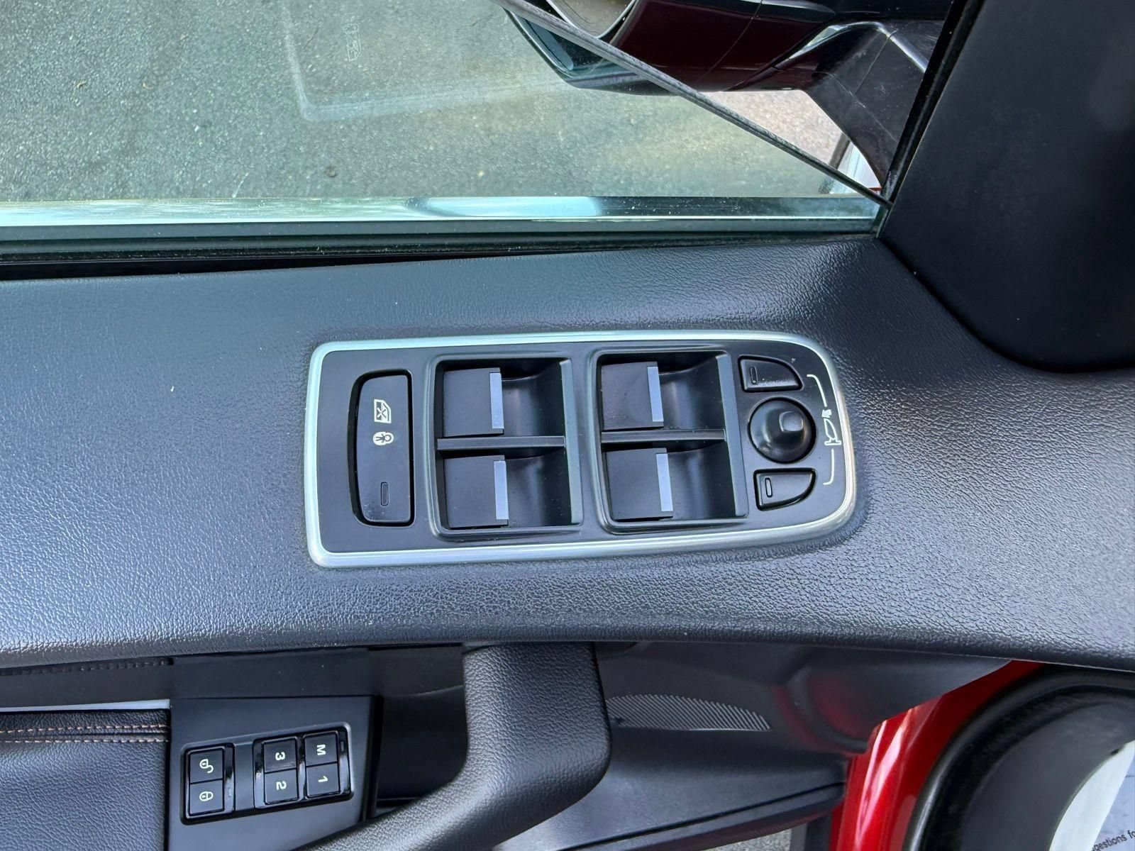 Used 2019 Jaguar F-PACE Prestige AWD/4WD image 25