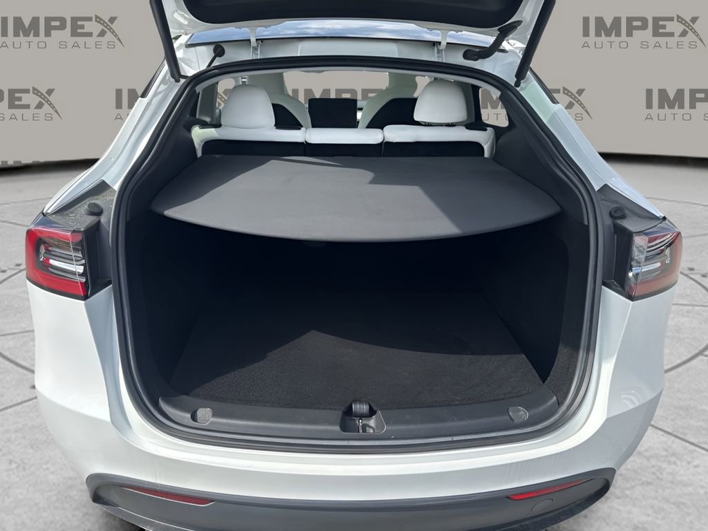 Used 2023 Tesla Model Y Long Range image 31