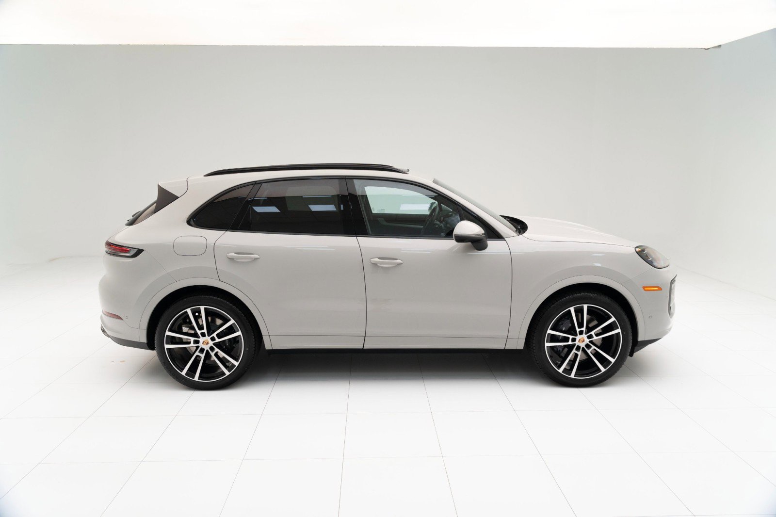 New 2025 Porsche Cayenne image 8