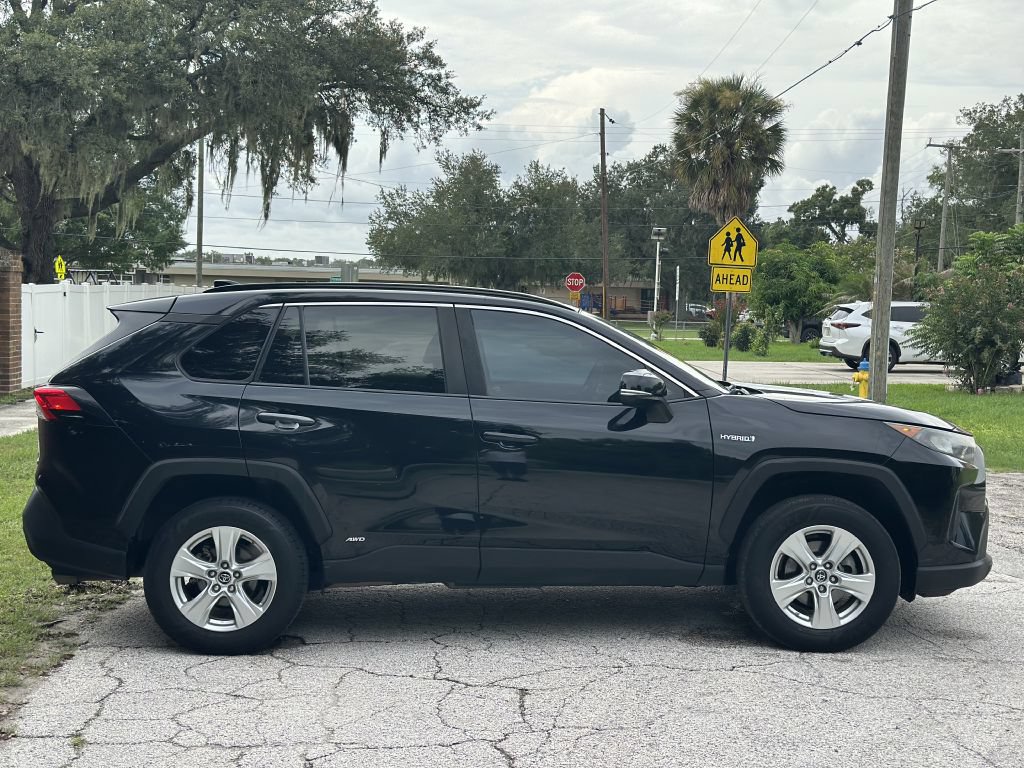 Used 2019 Toyota RAV4 LE AWD/4WD image 6
