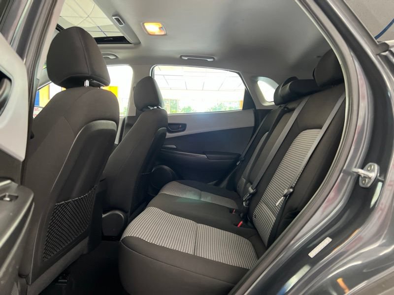 Used 2018 Hyundai Kona SEL w/ SEL Tech Package 02 FWD image 16