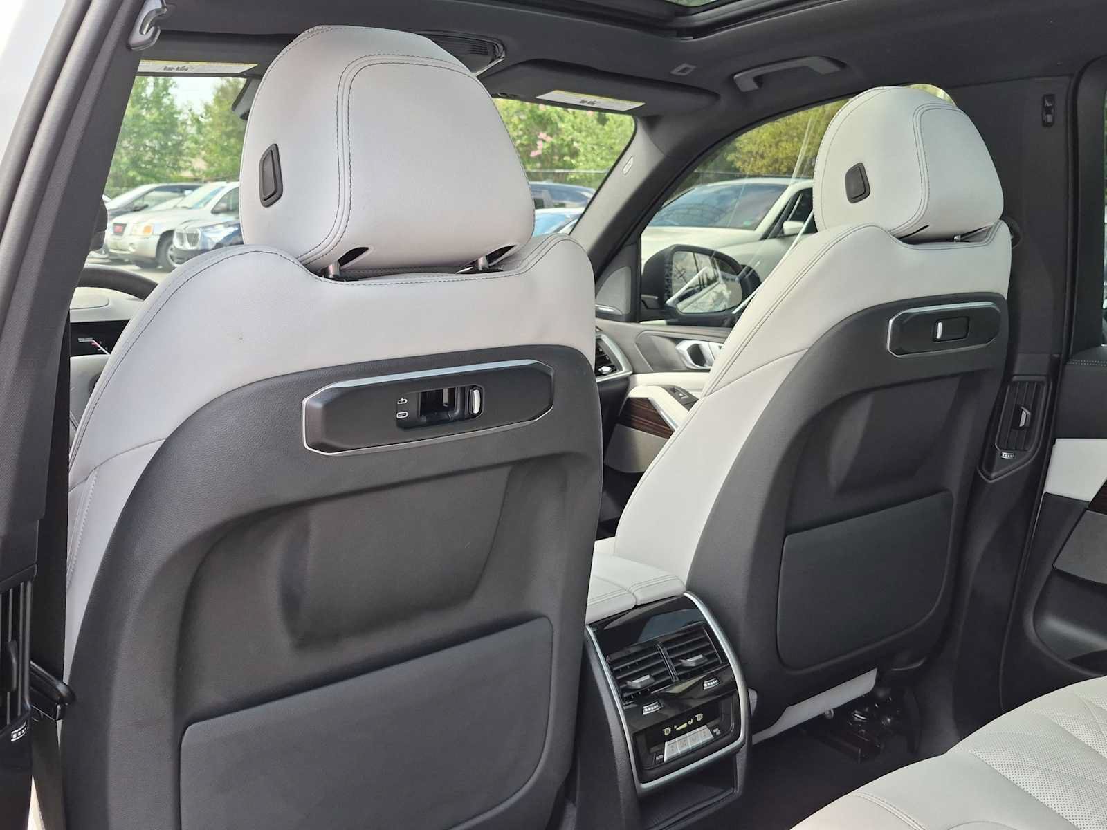 Used 2024 BMW X5 xDrive40i w/ Premium Package AWD/4WD image 19