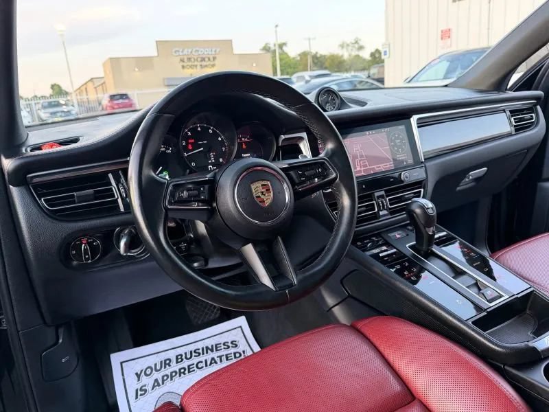 Used 2023 Porsche Macan AWD/4WD image 26