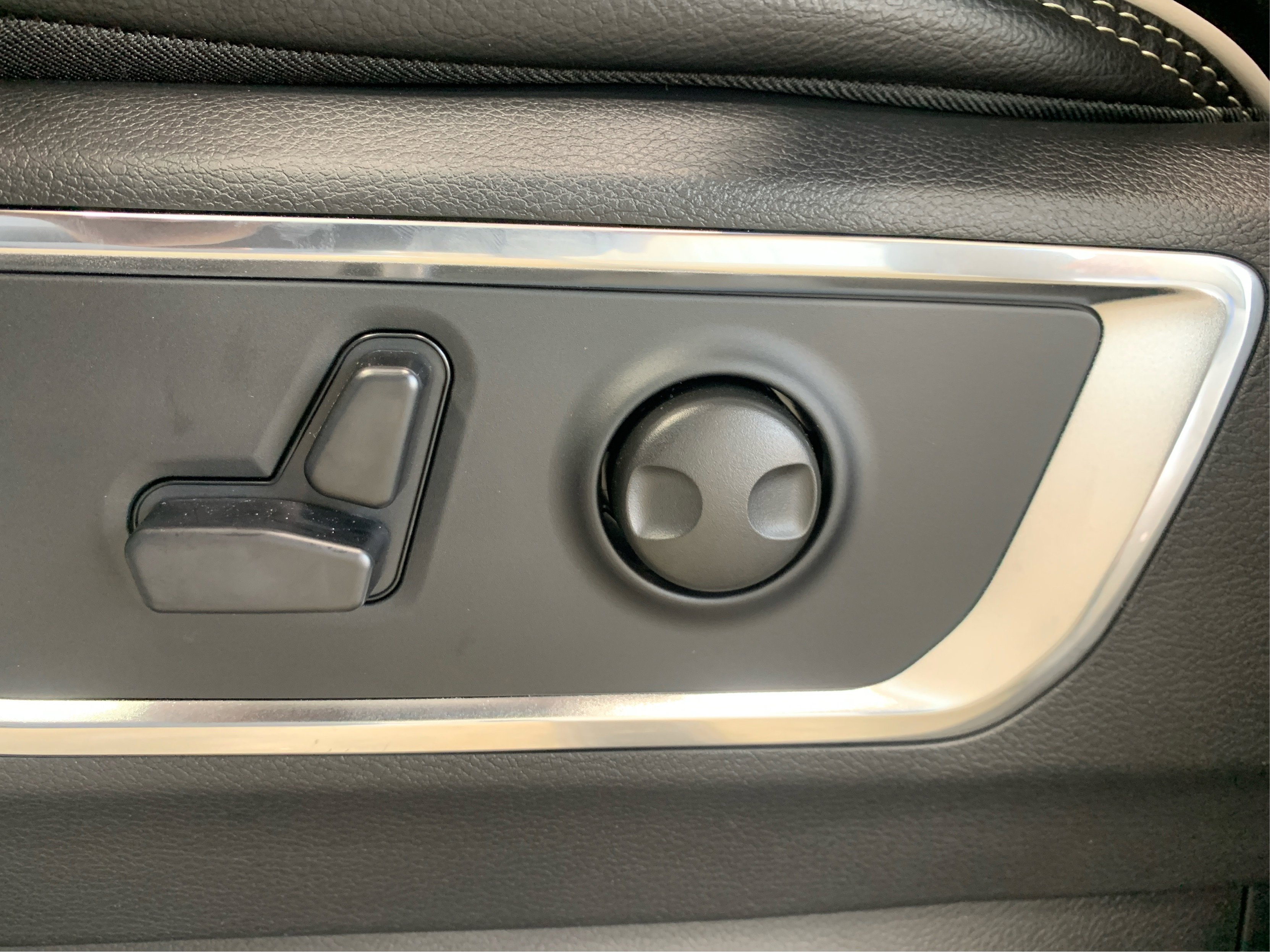 New 2026 RAM 1500 Laramie w/ Night Edition image 16
