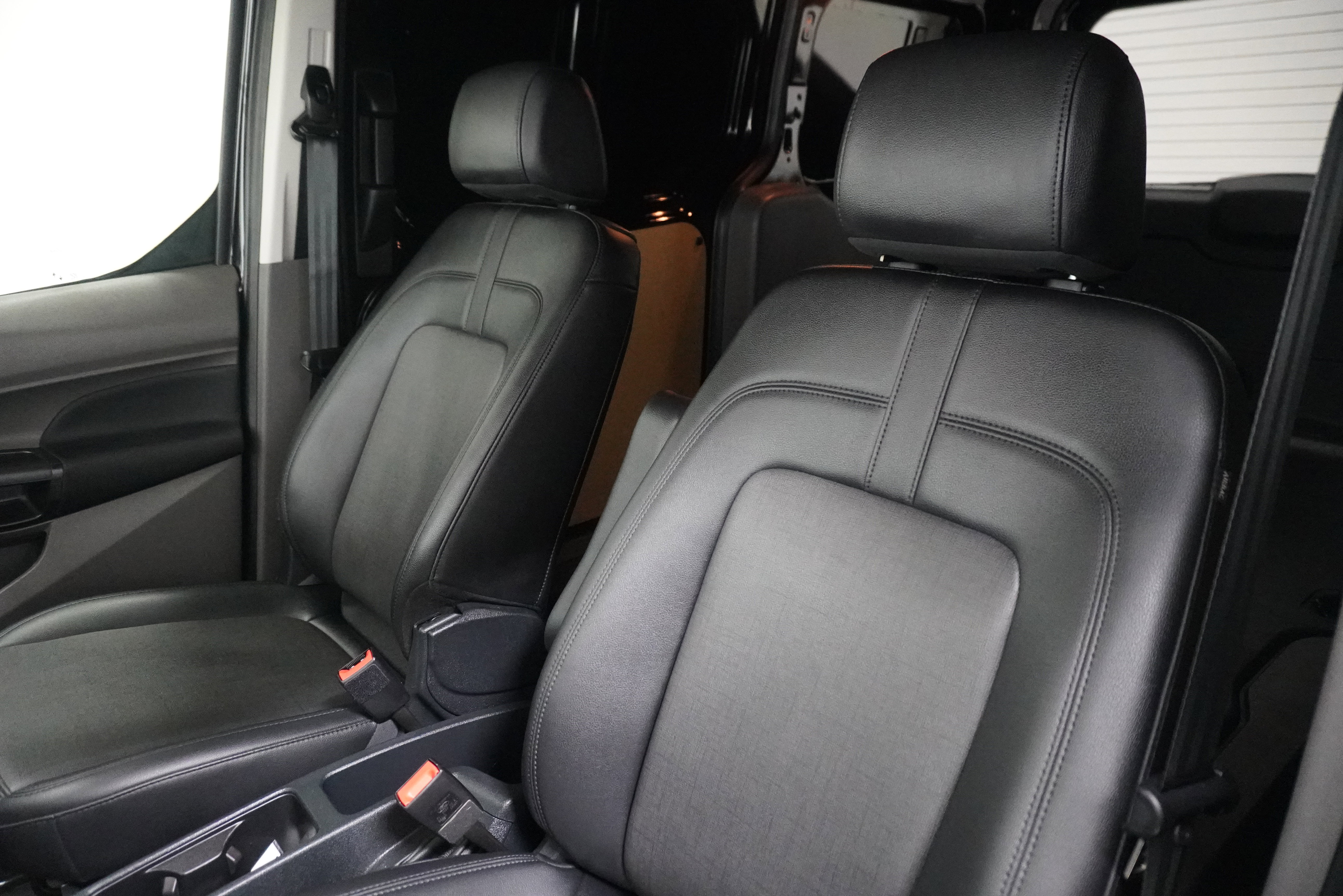 Used 2023 Ford Transit Connect XL image 9