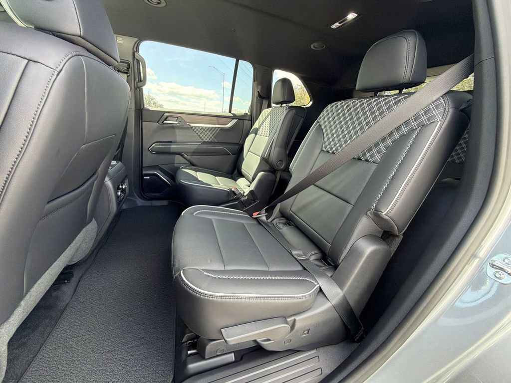 New 2026 GMC Acadia Denali w/ Super Cruise Package FWD image 31