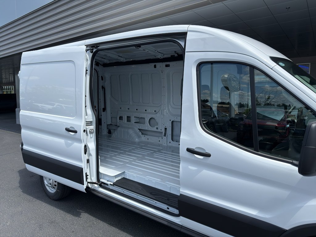 New 2026 Ford Transit 250 148 Medium Roof Extended AWD image 10