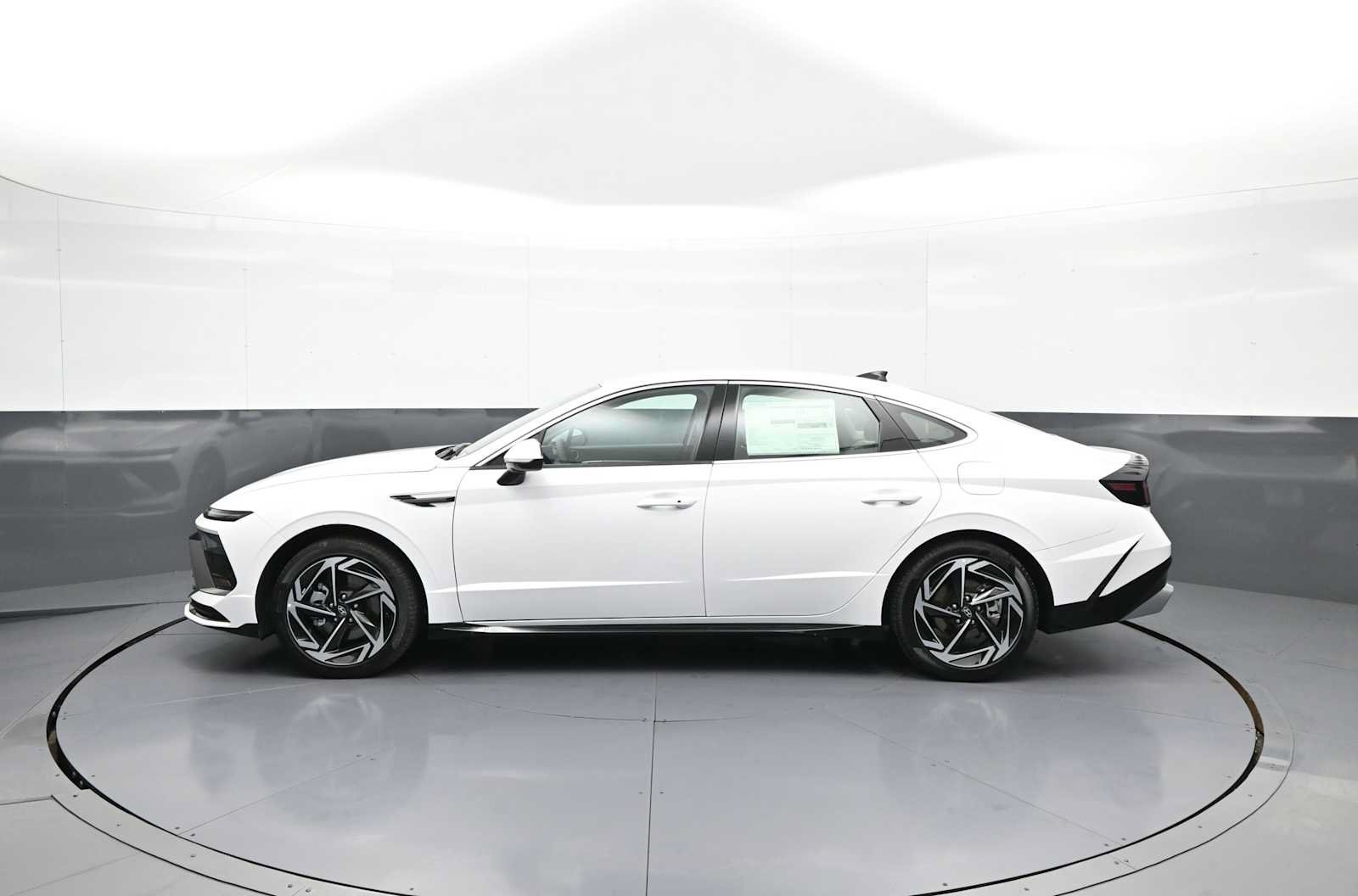 New 2026 Hyundai Sonata SEL FWD image 9