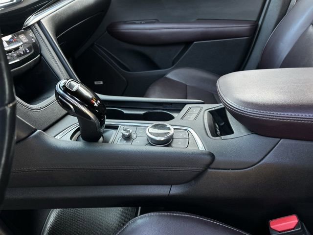 Used 2020 Cadillac XT6 Premium Luxury image 32