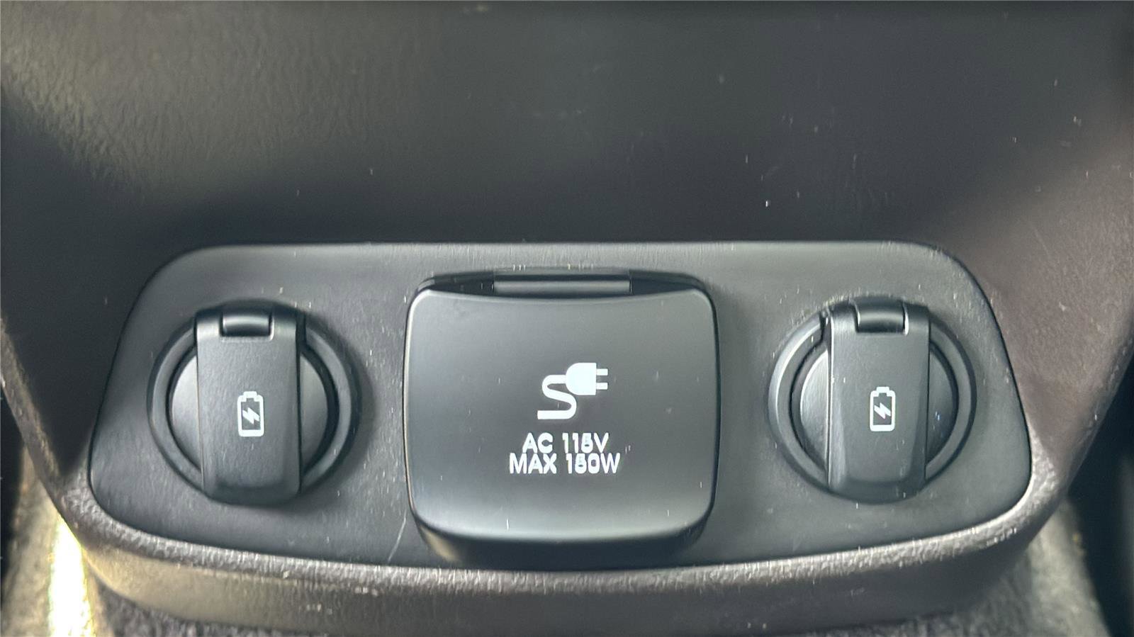 Used 2020 Hyundai Santa Fe Limited image 25