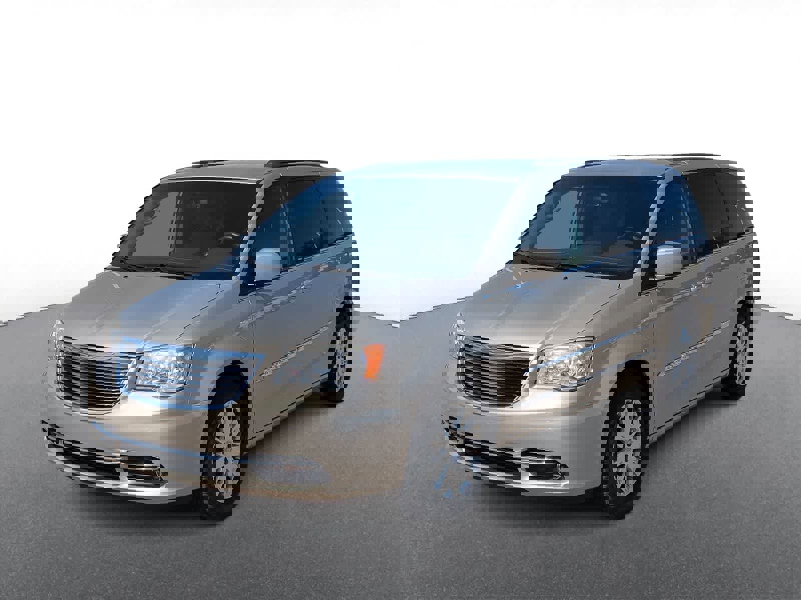 Used 2013 Chrysler Town & Country Touring image 4