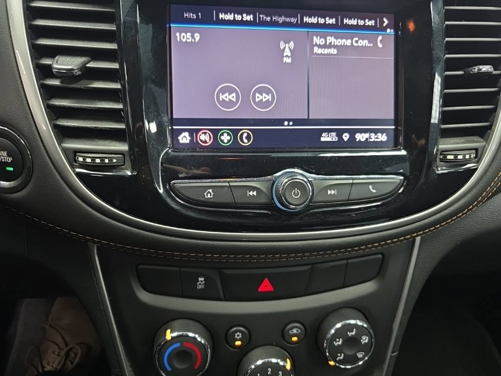 Certified 2022 Chevrolet Trax LT w/ Driver Confidence Package FWD image 21