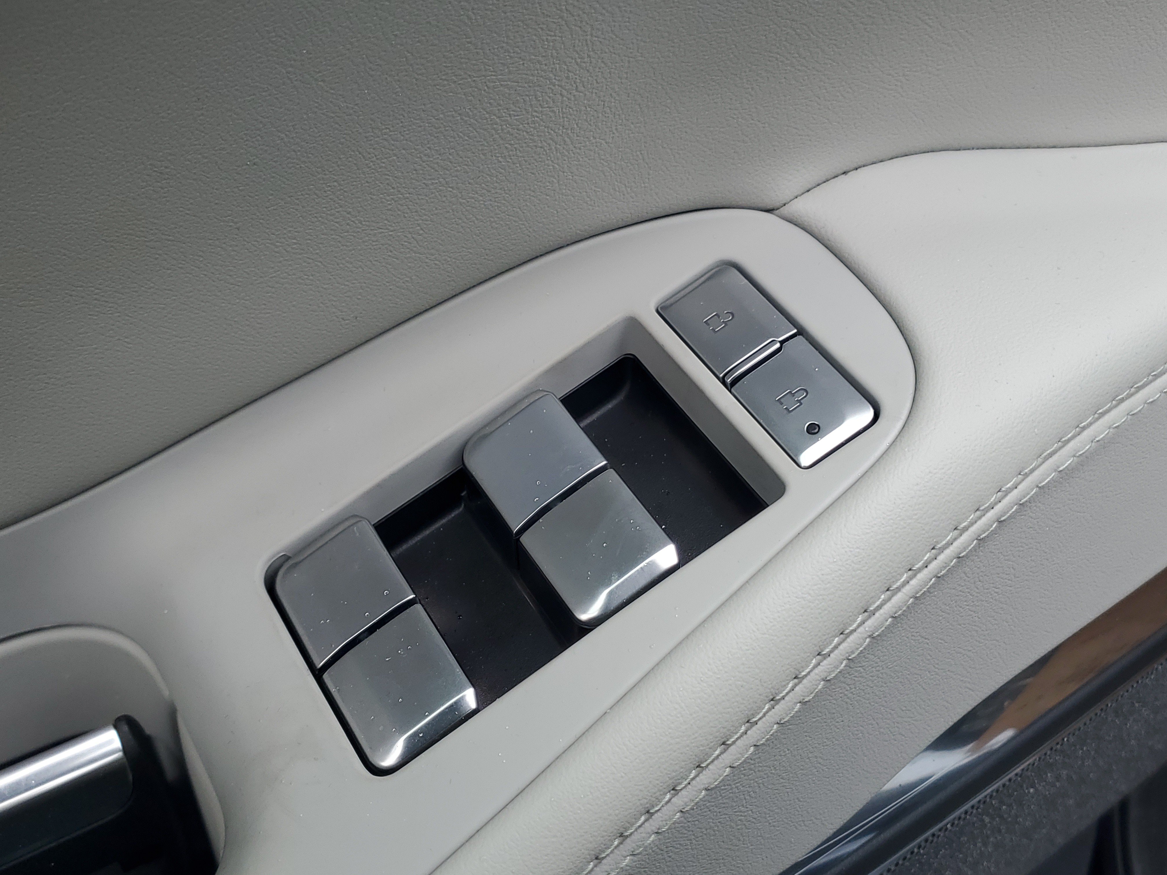 New 2026 Lincoln Navigator Reserve w/ Jet Appearance Package AWD/4WD image 10