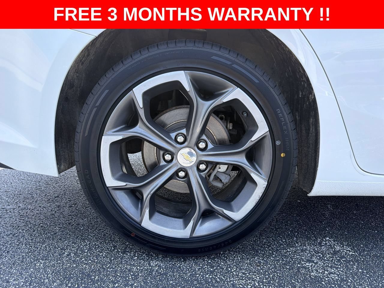 Used 2021 Chevrolet Malibu LT FWD image 32