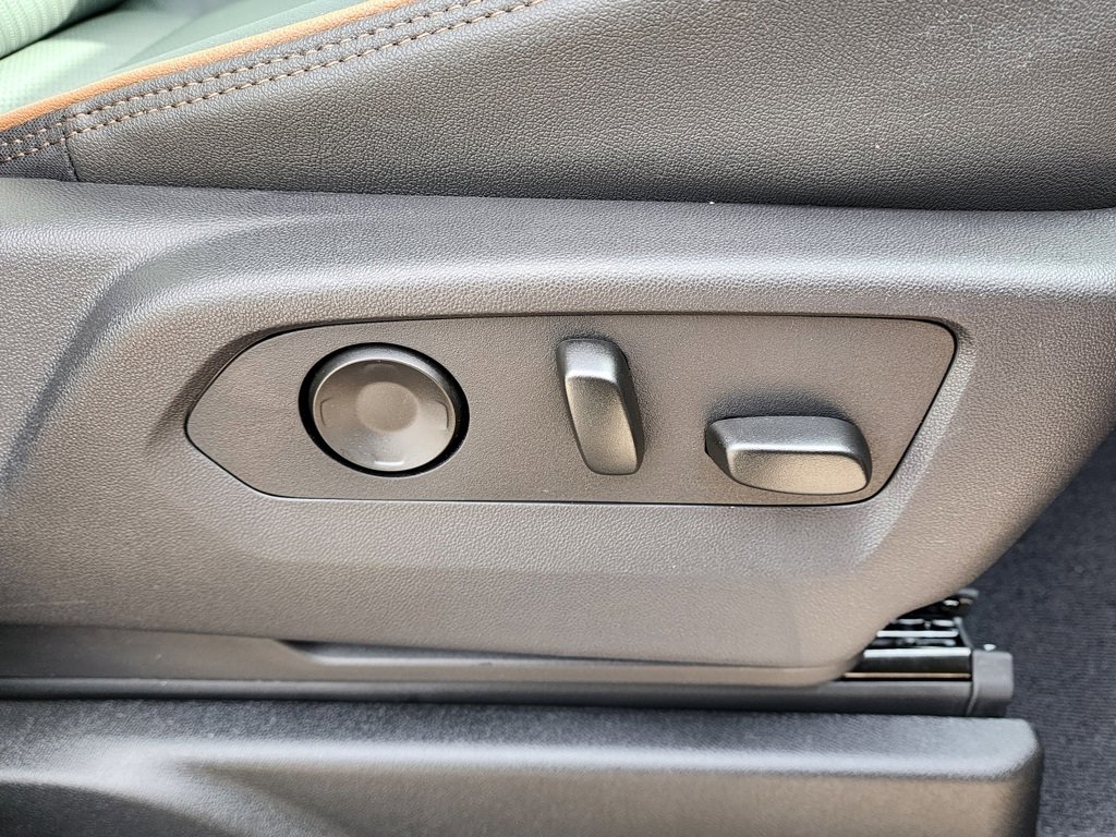 New 2026 GMC Yukon AT4 image 43