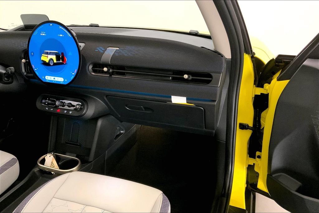 Certified 2025 MINI Cooper S image 23