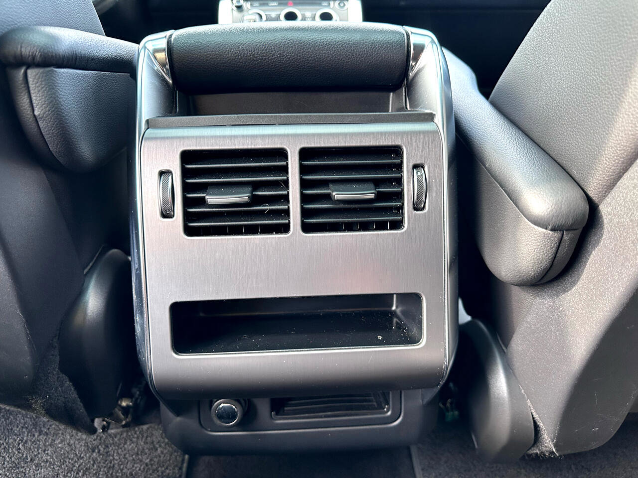 Used 2016 Land Rover Range Rover Sport SE image 27