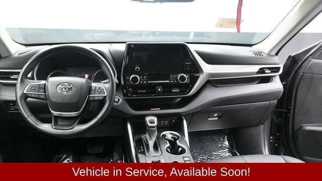 Used 2023 Toyota Highlander XLE AWD/4WD image 24