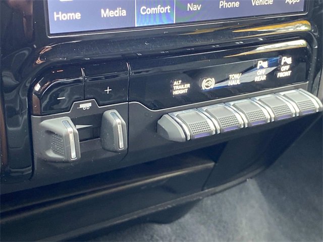 Used 2024 RAM 2500 Big Horn w/ Sport Appearance Package image 26