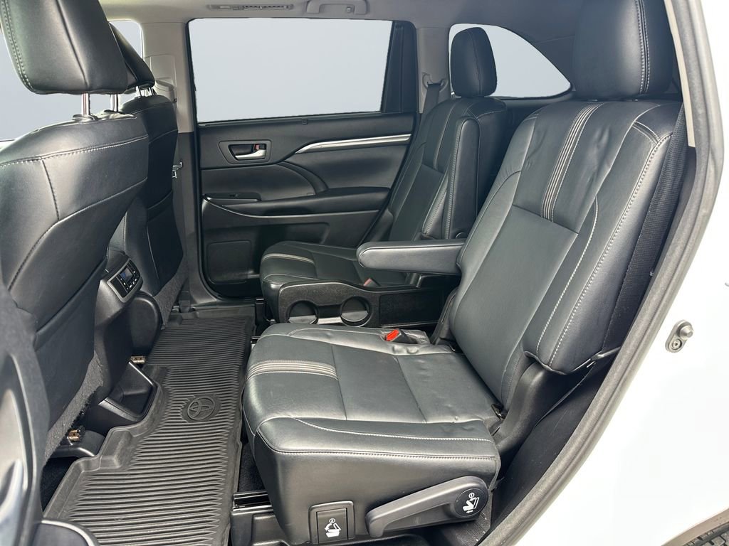 Used 2018 Toyota Highlander SE w/ Protection Package #3 image 13