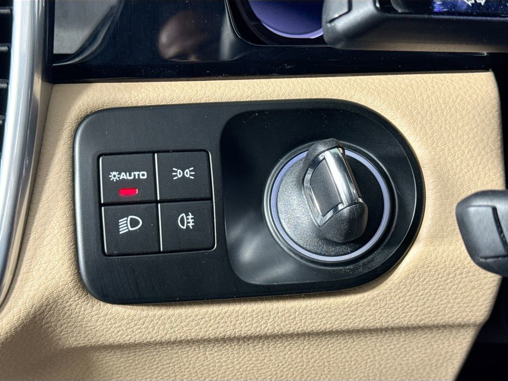 Used 2022 Porsche Cayenne E-Hybrid image 10