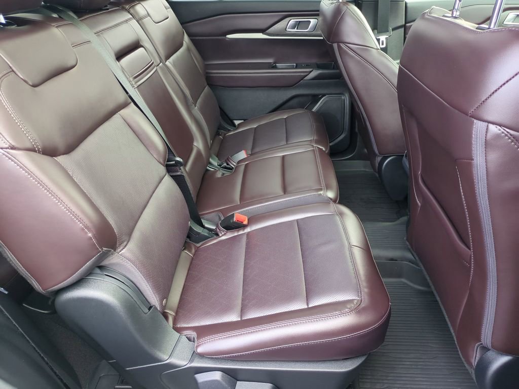 Used 2025 Ford Explorer Platinum AWD/4WD image 21