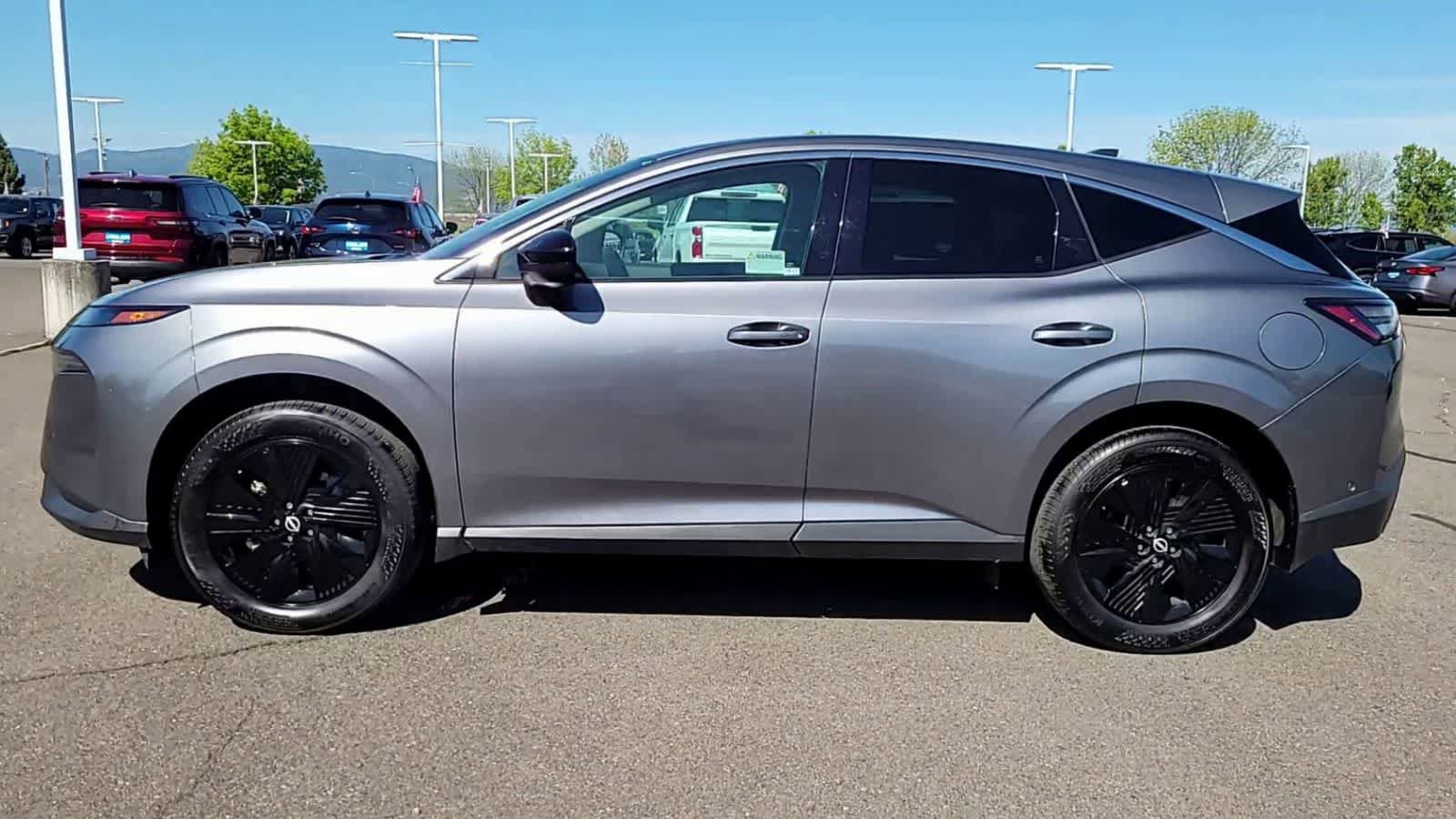 Used 2025 Nissan Murano SV AWD/4WD image 5