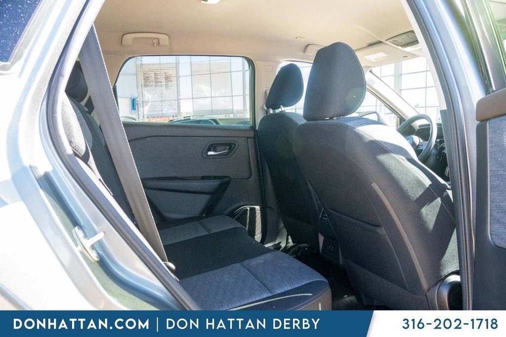 Used 2023 Nissan Rogue SV image 21