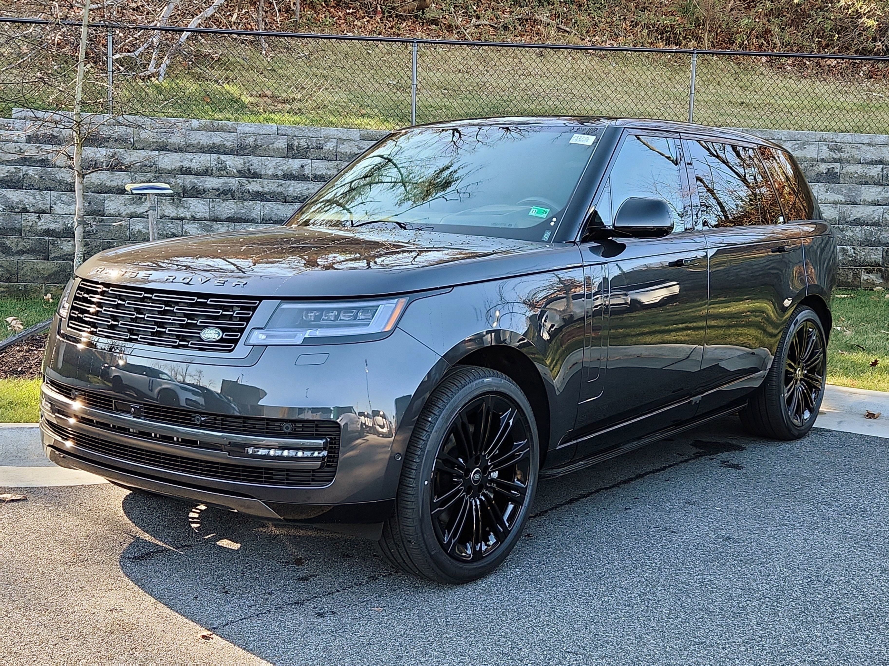 New 2025 Land Rover Range Rover Long Wheelbase SE image 1