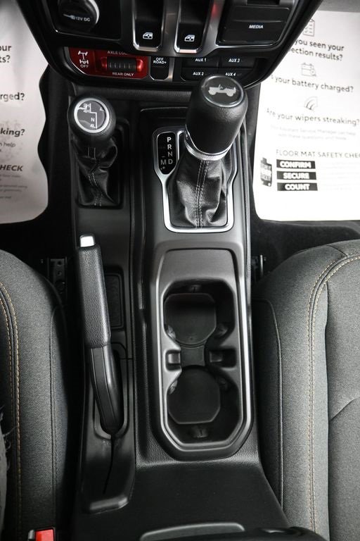 Used 2025 Jeep Wrangler Sport image 17