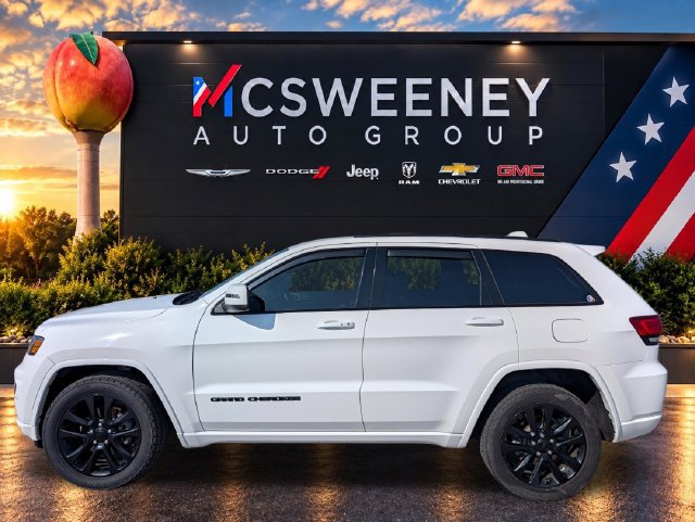 Used 2020 Jeep Grand Cherokee Altitude AWD/4WD image 2