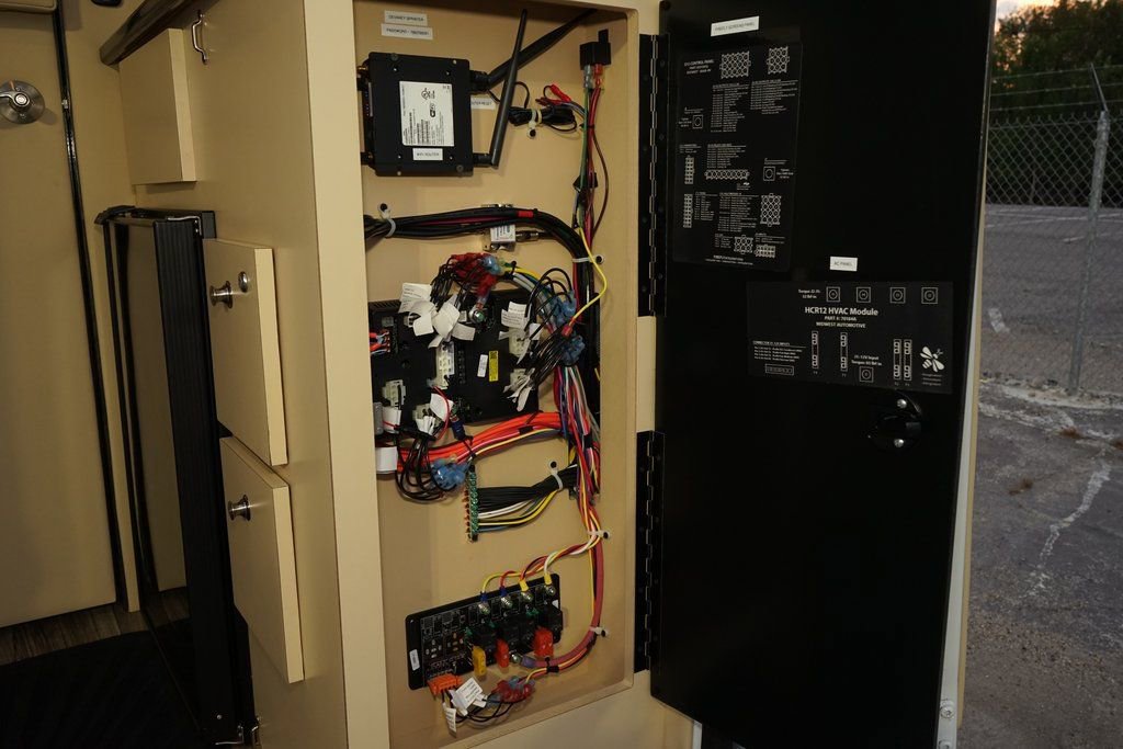 Used 2022 Mercedes-Benz Sprinter 3500 image 41