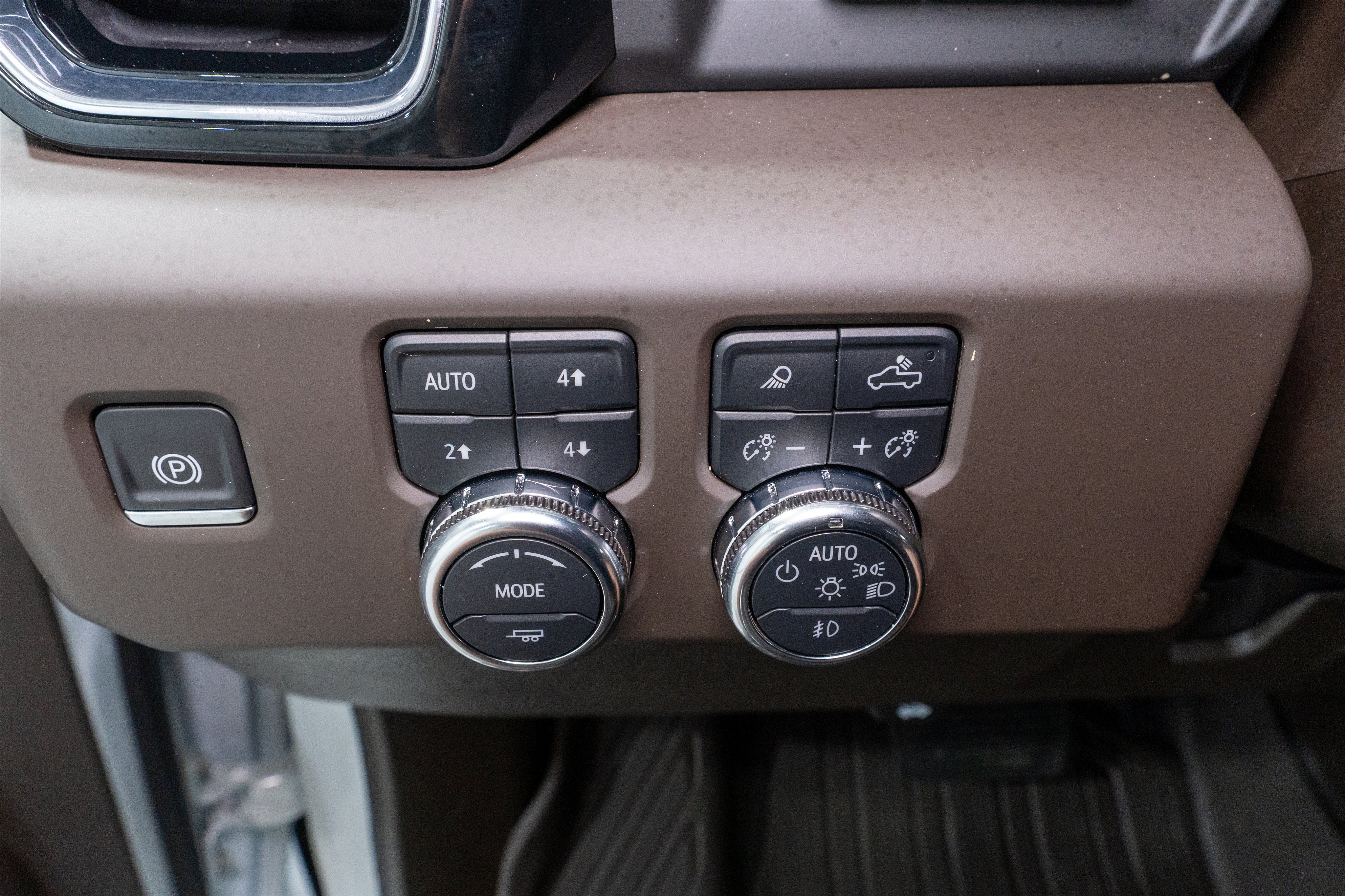 Used 2025 GMC Sierra 2500 Denali w/ Denali Reserve Package AWD/4WD image 37