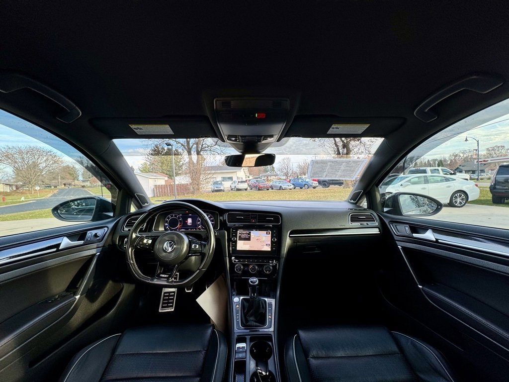 Used 2019 Volkswagen Golf R 4-Door image 18