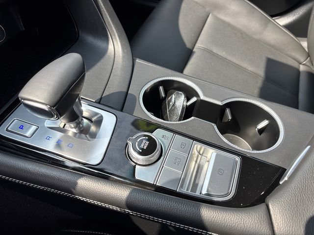 Used 2025 Genesis G70 2.5T image 26