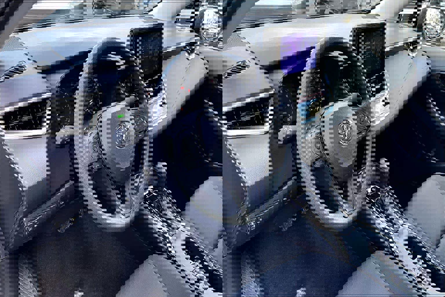 Used 2023 Toyota Corolla LE image 17