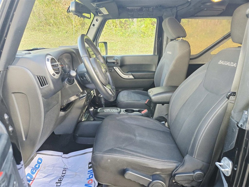 Used 2017 Jeep Wrangler Sahara w/ Connectivity Group image 11