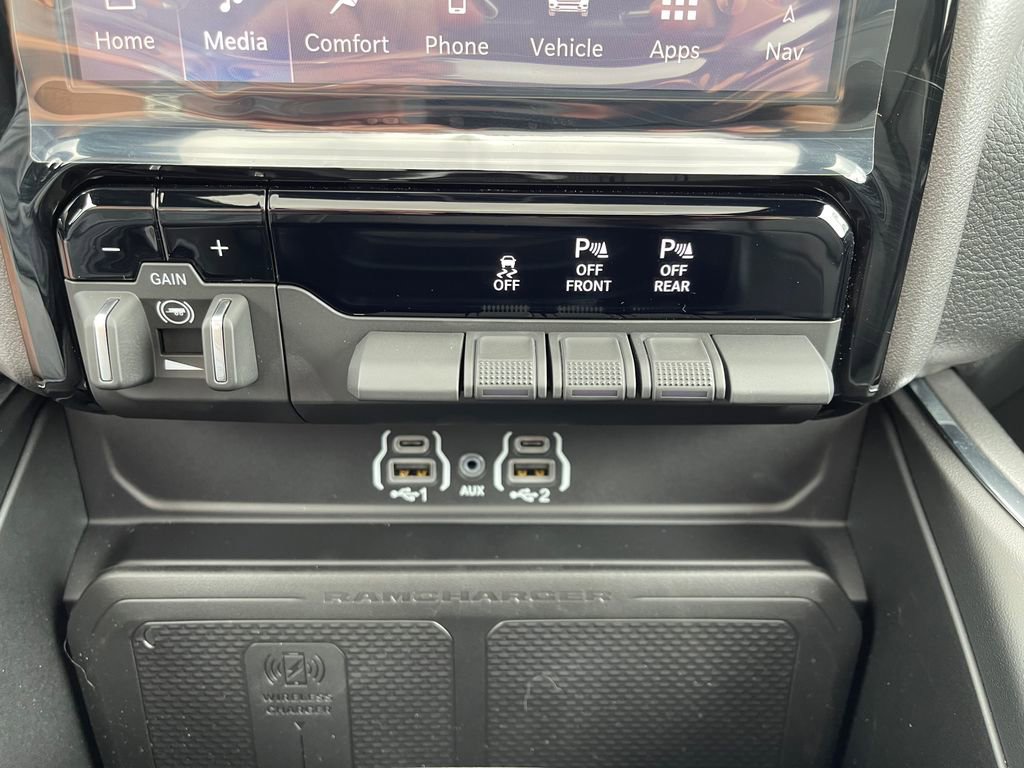 New 2025 RAM 1500 Laramie w/ Off Road Group image 30