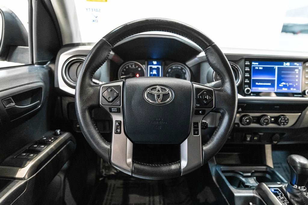 Used 2020 Toyota Tacoma SR5 w/ Technology Package AWD/4WD image 16