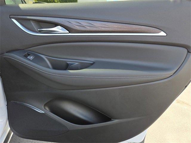 Used 2023 Buick Enclave Avenir w/ Avenir Technology Package image 35