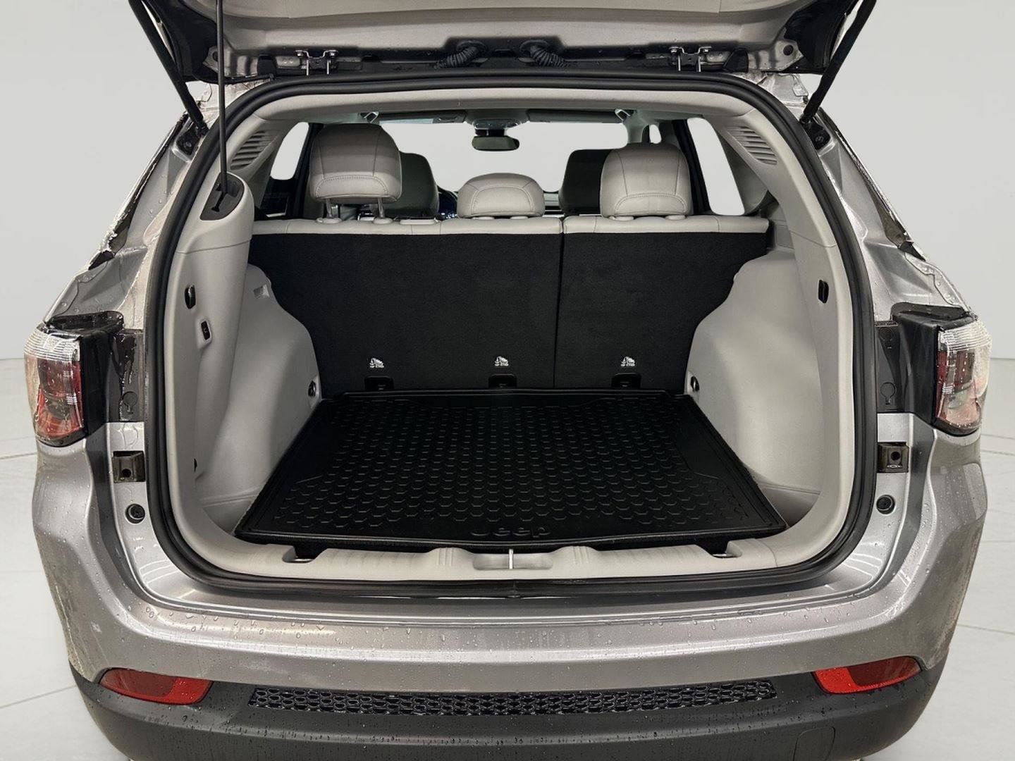 Used 2022 Jeep Compass Latitude w/ Convenience Group image 12