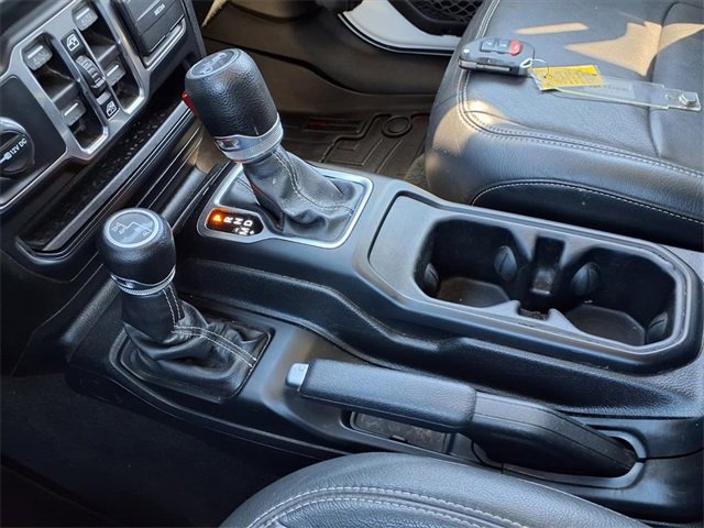 Used 2019 Jeep Wrangler Unlimited Sahara w/ Safety Group image 11