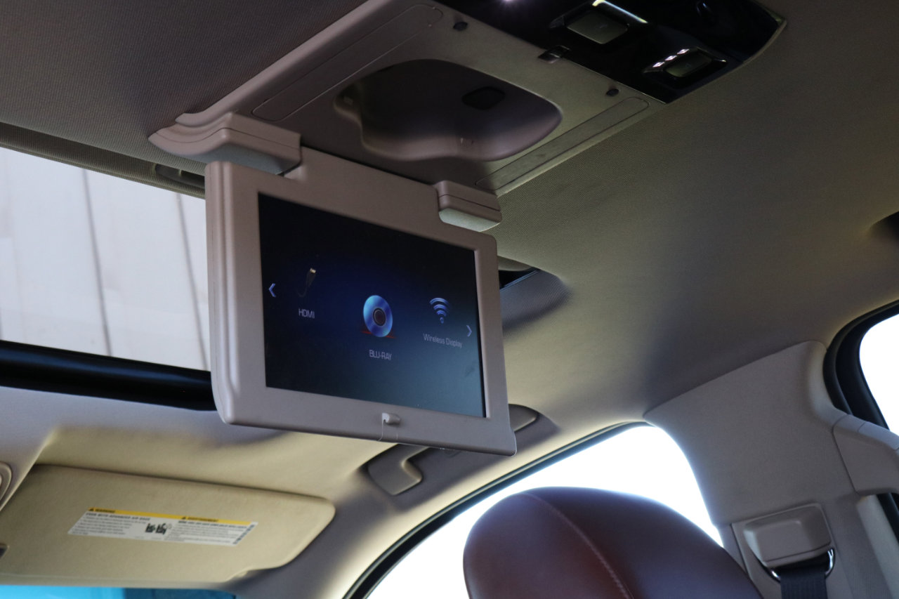 Used 2017 Cadillac Escalade Premium Luxury image 42