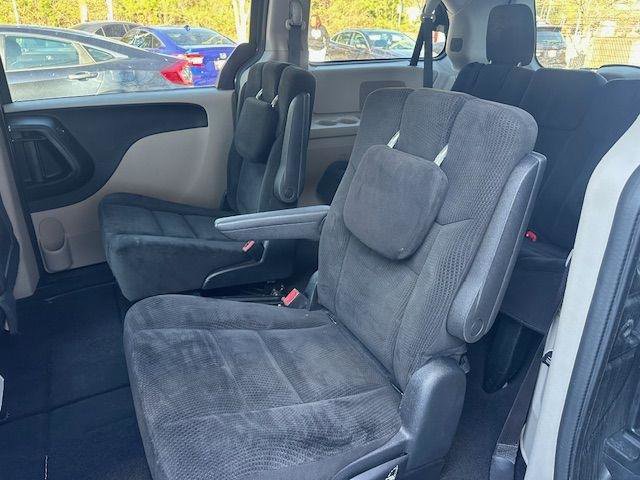 Used 2016 Dodge Grand Caravan SE w/ Quick Order Package 29E SE FWD image 15