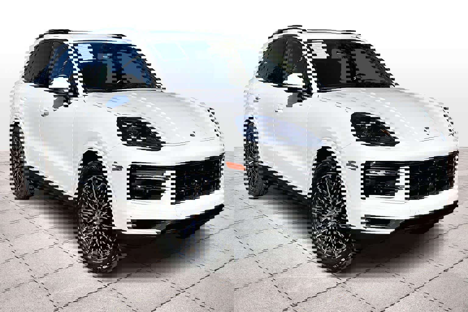 Used 2024 Porsche Cayenne image 2